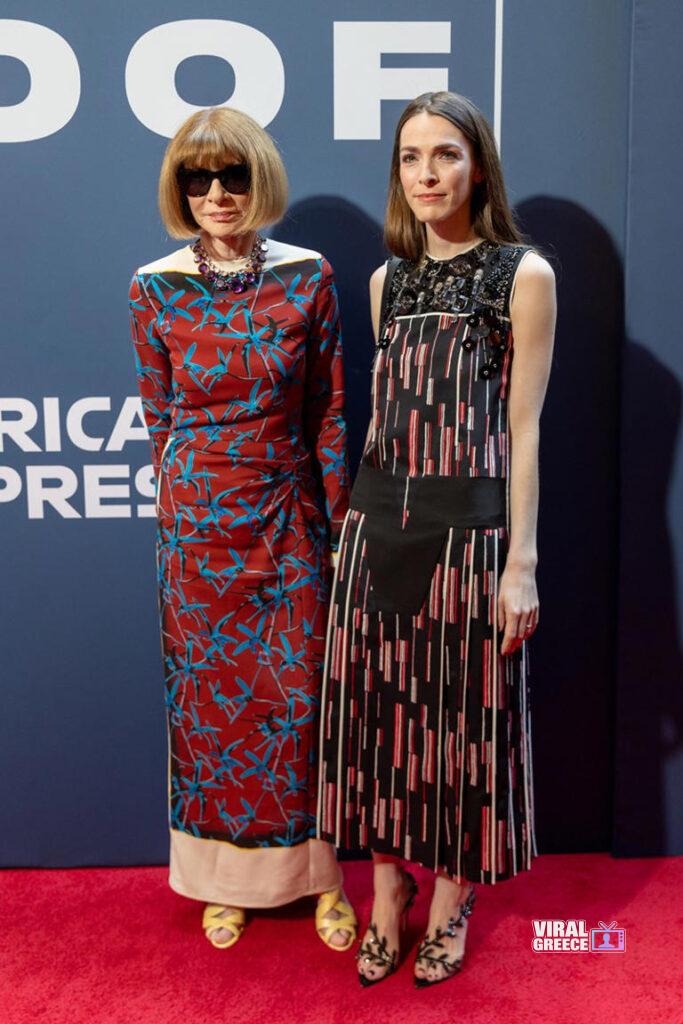 Anna Wintour: Σπάνια δημόσια εμφάνιση με την κόρη της στο Broadway AA21oeIv.img