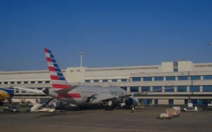 Τουρισμός 2026: Ακριβότερα εισιτήρια «φρενάρουν» τη ζήτηση από ΗΠΑ – Δυναμική επιστροφή της Κίνας