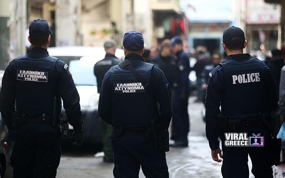 Σκηνές έντασης στην Ακρόπολη: Δύο αστυνομικοί συνελήφθησαν μετά από μεταξύ τους καυγά Astynomikoi-6-1
