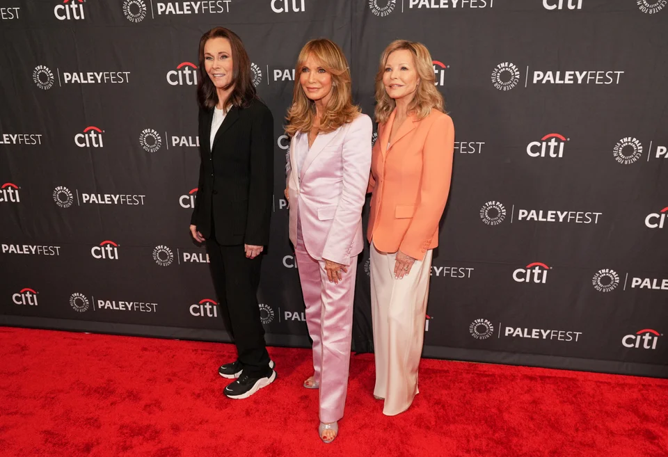 aggeloi charlie simera 2.jpg