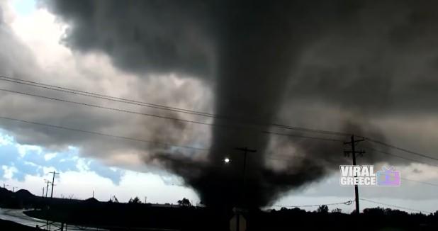 Ισχυρός ανεμοστρόβιλος χτύπησε την Οκλαχόμα – Τουλάχιστον 10 τραυματίες και εκτεταμένες καταστροφές anemostrovilos 2