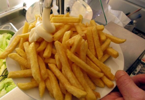 Τηγανητές πατάτες με λιγότερο λάδι: Πειραματική μέθοδος συνδυάζει τηγάνισμα και μικροκύματα ap091015015786-2-768x576