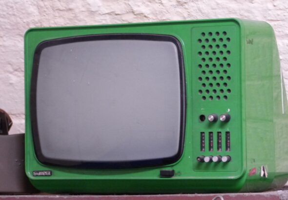 Τηλεθέαση Πέμπτης 9/4/2026 tomasz_mikolajczyk-tv-set-1639240_1920