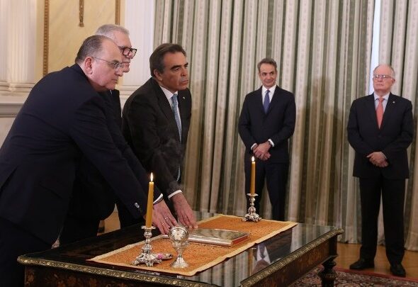 Ορκωμοσία νέων υπουργών και μηνύματα για ενότητα, πρόληψη και ενίσχυση της Πολιτικής Προστασίας w04-11171331682039