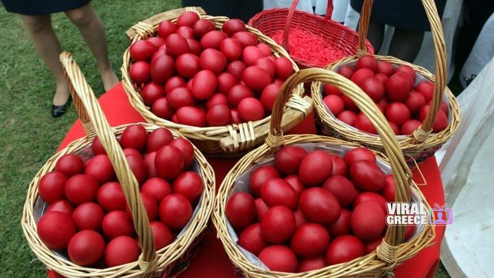 Πάσχα στην Ελλάδα: Έθιμα, τελετουργίες και η αναγέννηση της φύσης w09-70507AVGA11
