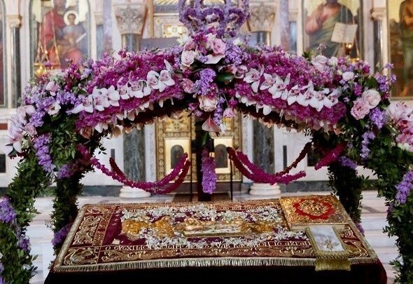 Μεγάλη Παρασκευή: Μαύρο φιλί στης άνοιξης το λαμπερό το στόμα w10-90916w3013344922573134