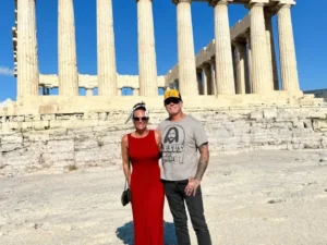 Ο James Hetfield χαλαρώνει στην Ελλάδα μετά τη συναυλία των Metallica – Οι φωτογραφίες που ανέβασε η σύντροφός του