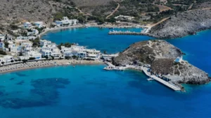 Ανοίγουν σήμερα οι αιτήσεις για τα «Chios Pass 2026» και «Kythira Pass 2026» – Ποιοι δικαιούνται έως 300 ευρώ