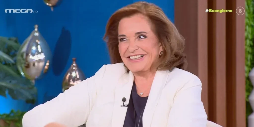 Ντόρα Μπακογιάννη: «Τα εγγόνια μου με κάνουν ό,τι θέλουν – Μετανιώνω που δεν έκανα άλλα δύο παιδιά»