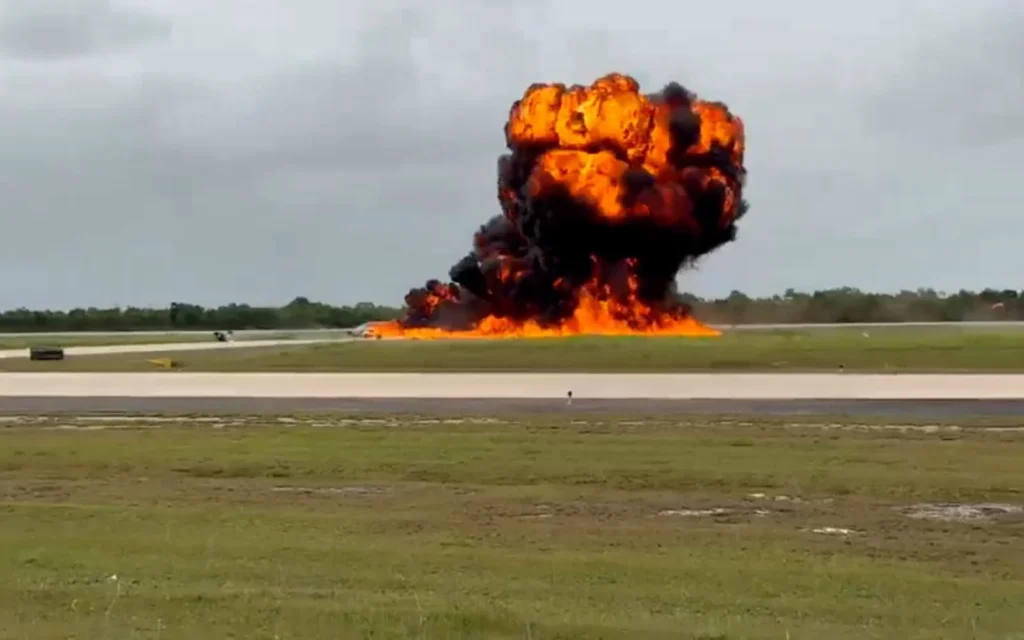 g200crash32 1600x1000jpg Viral Greece