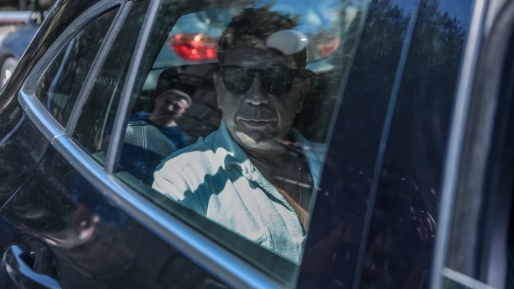 Ανησυχία για τον Γιώργο Μαζωνάκη: Η φωτογραφία με τραύματα στο πρόσωπο και το αινιγματικό μήνυμα