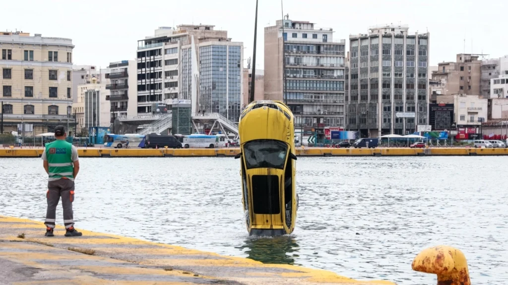 Τραγωδία στο λιμάνι του Πειραιά: Νεκρός άνδρας μετά από πτώση ταξί στη θάλασσα