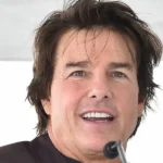 us actor tom cruise speaks during the hollywood walk of fame star ceremony for english former footballer david beckham in hollywood california on june 12 2026 photo by lisa oconnor afp via getty i Viral Greece Το νέο τρέιλερ του «DIGGER» δίνει έμφαση στην πορεία του Τομ Κρουζ
