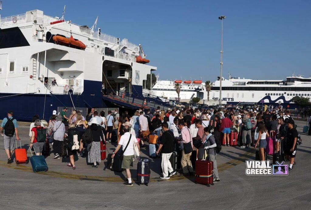 Μεγάλη έξοδος στα λιμάνια της Αττικής: Πάνω από 50.000 επιβάτες αναχώρησαν την Παρασκευή