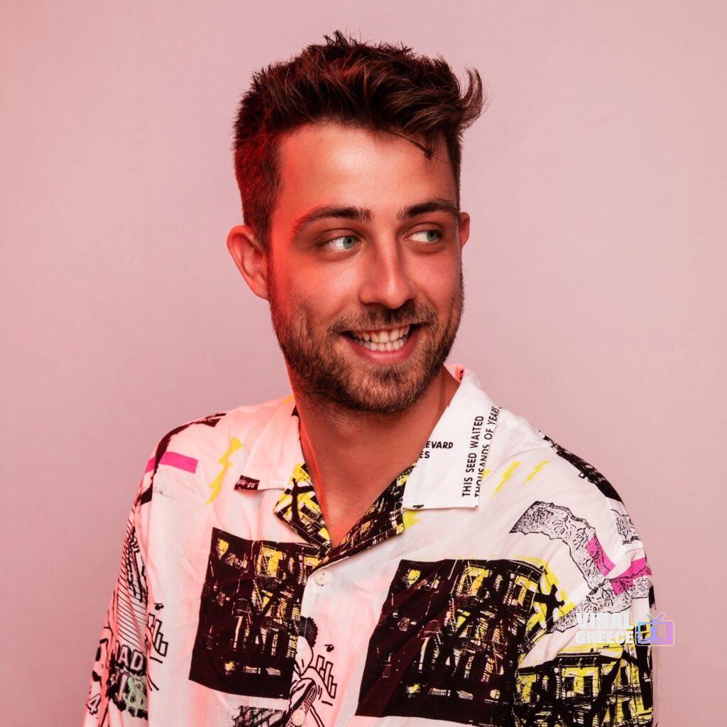 Fipster: Η προσωπική εξομολόγηση για τη μάχη με τα κιλά και την αποδοχή του σώματός του