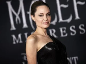 Angelina Jolie: «Ήρθε η ώρα να ξαναζήσω» – Η εξομολόγηση για τη ζωή μετά το διαζύγιο με τον Brad Pitt