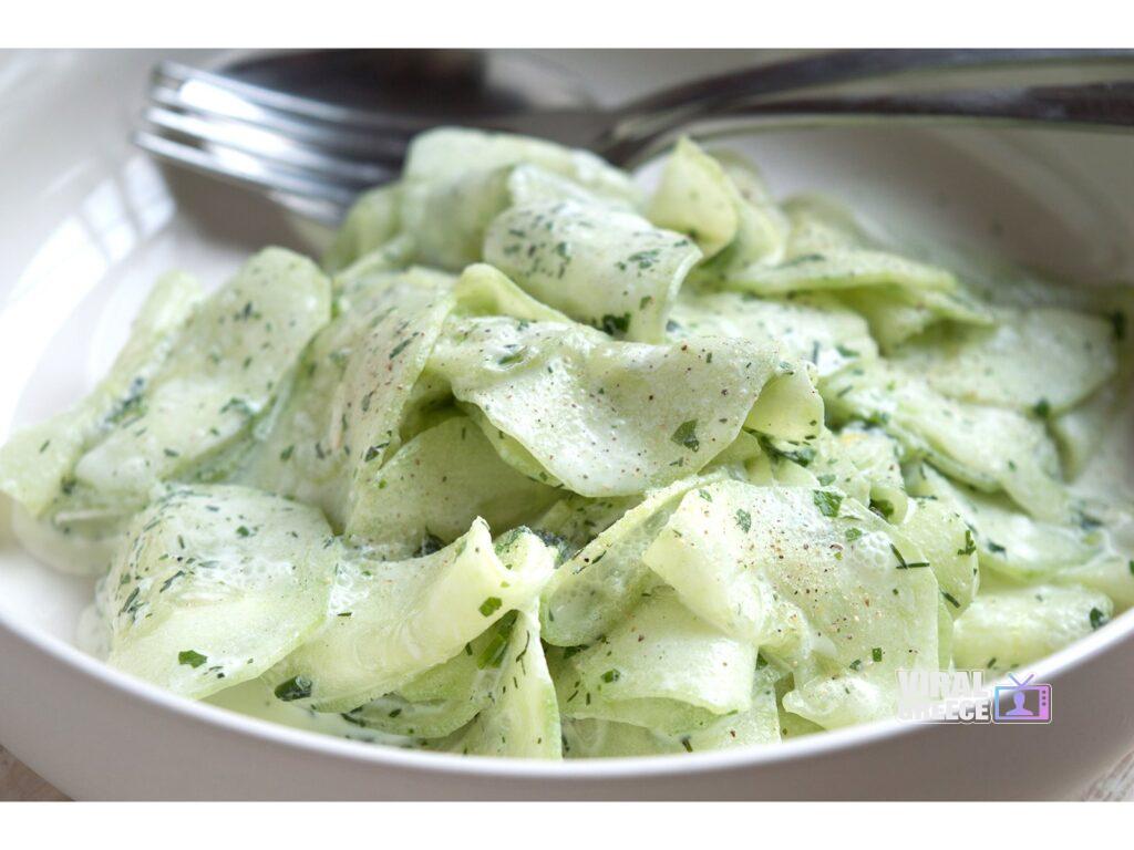 bayerischer gurkensalat Viral Greece