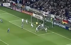 Σαν σήμερα: 1 Ιουλίου 2004 – Το «ασημένιο» γκολ του Δέλλα που έστειλε την Ελλάδα στον τελικό του Euro