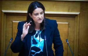 Τέλος στις περικοπές των συντάξεων χηρείας – Παραμένουν στο 70% και μετά την τριετία