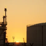 Πετρέλαιο: Πτώση του Brent παρά το θρίλερ στο Ορμούζ — Τι ανησυχεί την αγορά