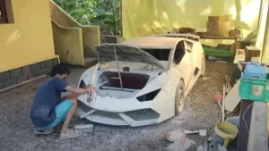 Δεν είχε χρήματα για Lamborghini και έφτιαξε τη δική του από παλιοσίδερα