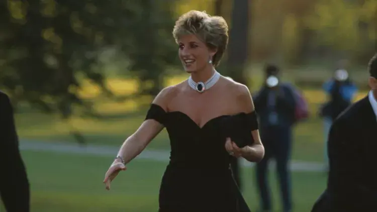 Πριγκίπισσα Diana: Η φράση του Καρόλου για το σώμα της που, σύμφωνα με τον αδελφό της, την «τσάκισε»