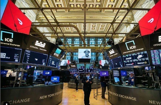 NYSE15 Viral Greece Wall Street σε αναβρασμό: Το sell-off στα ομόλογα φέρνει νέα πίεση στις αγορές