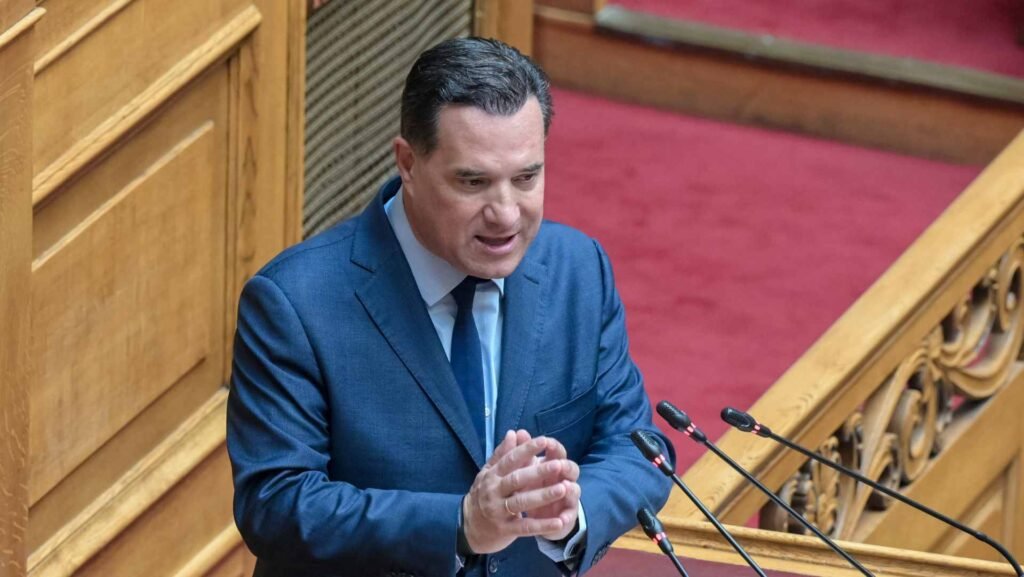 Χαμός στο MEGA με τον Άδωνι Γεωργιάδη – Η ερώτηση που άναψε «φωτιές»