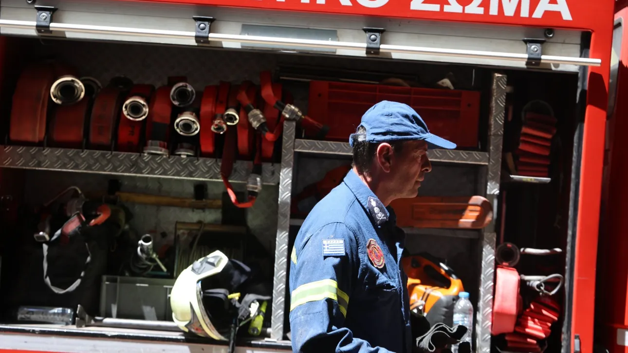 Φωτιά σε διαμέρισμα: Τι πρέπει να κάνετε – Η επιχείρηση στη Θεσσαλονίκη