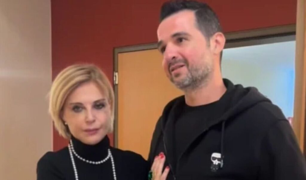 alexandra palaiologou hayate Viral Greece Αλεξάνδρα Παλαιολόγου: «Λύγισε» μπροστά στον δημιουργό του graffiti για τον Μαζωνάκη