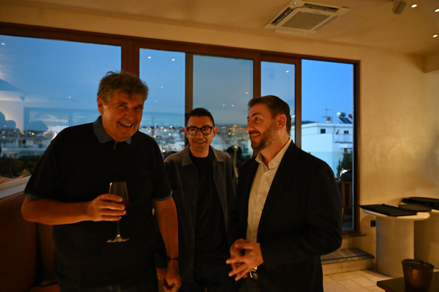 androulakis poto 1 Viral Greece