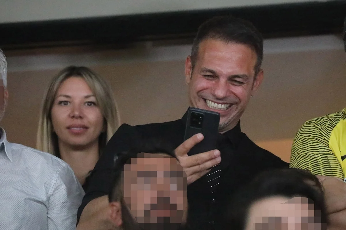 Ντέμης Νικολαΐδης: Η νέα εμφάνιση έναν χρόνο μετά την απώλεια της Αλεξάνδρας Νικολαΐδου Ντέμης Νικολαΐδης: Η νέα εμφάνιση έναν χρόνο μετά την απώλεια της Αλεξάνδρας Νικολαΐδου