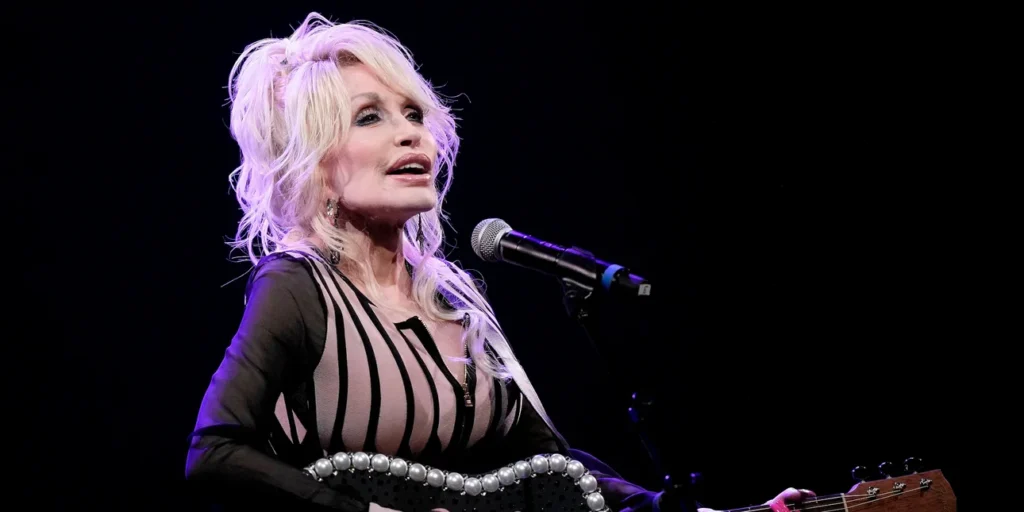 dolly parton ap 25826jpg Viral Greece