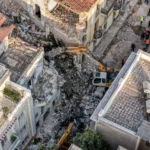 ekrixi plaka tesseris soroijpg Viral Greece