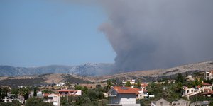 fotia makrykapa evoia Viral Greece