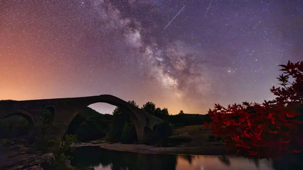 galaxias maketa Viral Greece
