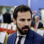 Ρωμανός: «Τέλος στα λεφτόδεντρα» – Η κυβέρνηση περνά στην αντεπίθεση για την ενεργειακή κρίση