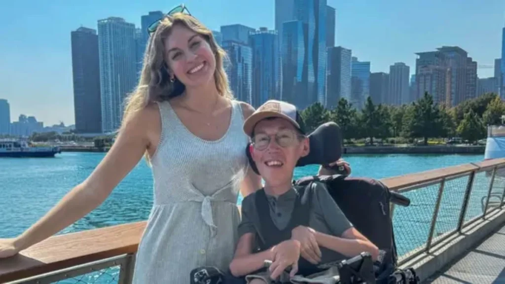 interabled couple squirmy grubs Viral Greece