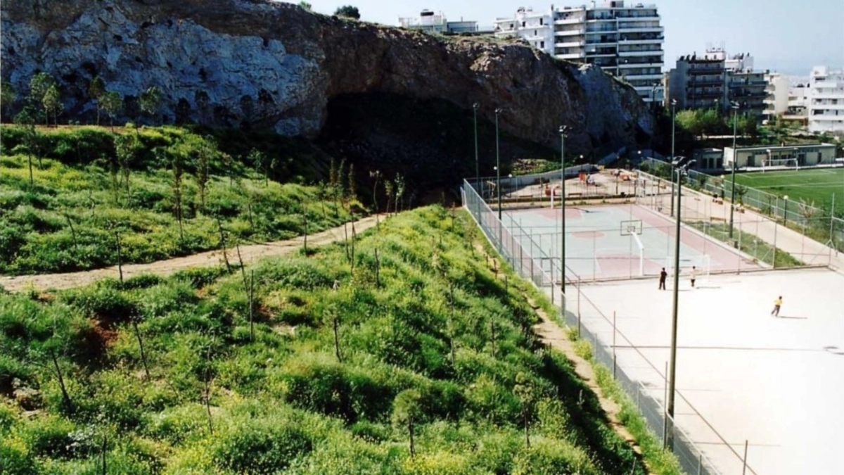 Κυψέλη: Σακούλα με οστά εντοπίστηκε κοντά στο γήπεδο της Αλεπότρυπας