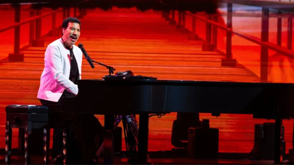 lionel richie 2 Viral Greece