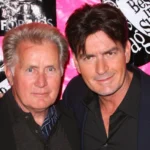 martin sheen charlie sheen 1 Viral Greece Ο Τσάρλι Σιν κάνει δυναμικό comeback στην TV μαζί με τον πατέρα του!