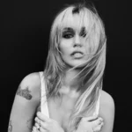 miley cyrus new album bass persuades LEADjpg Viral Greece