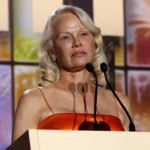 pamela anderson mak Viral Greece