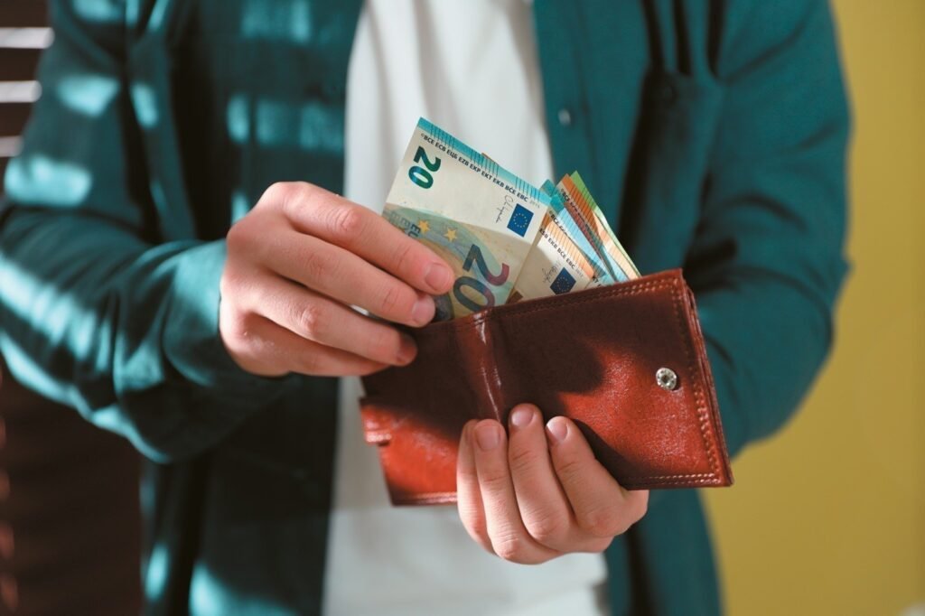Οι ειδικότητες της ΔΥΠΑ που σου δίνουν μισθό, ασφάλιση και γρήγορη πρόσβαση στην αγορά εργασίας!