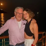 steven spielberg me kori 2jpg Viral Greece Το μαγικό φίλι στο ηλιοβασίλεμα που «έκλεψε» το show στον γάμο της κόρης του Στίβεν Σπίλμπεργκ