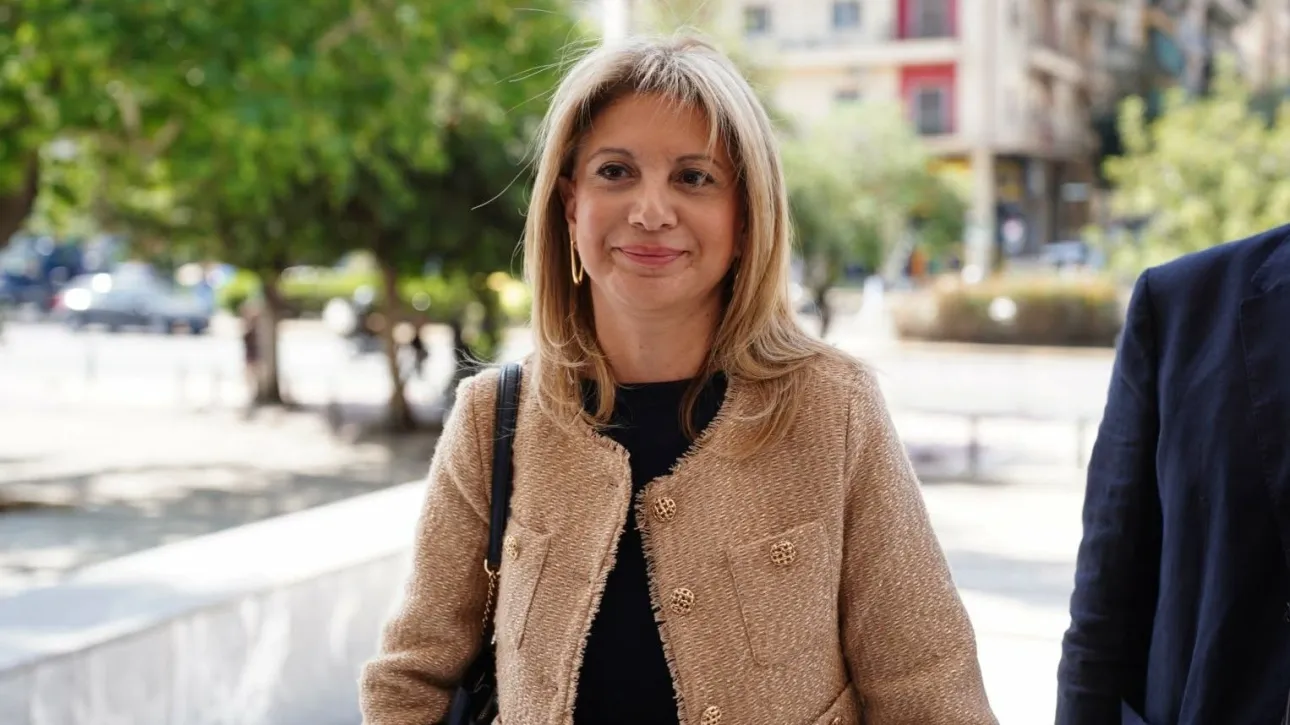 Καρυστιανού: «Όχι» στην κατάθεση στεφάνου
