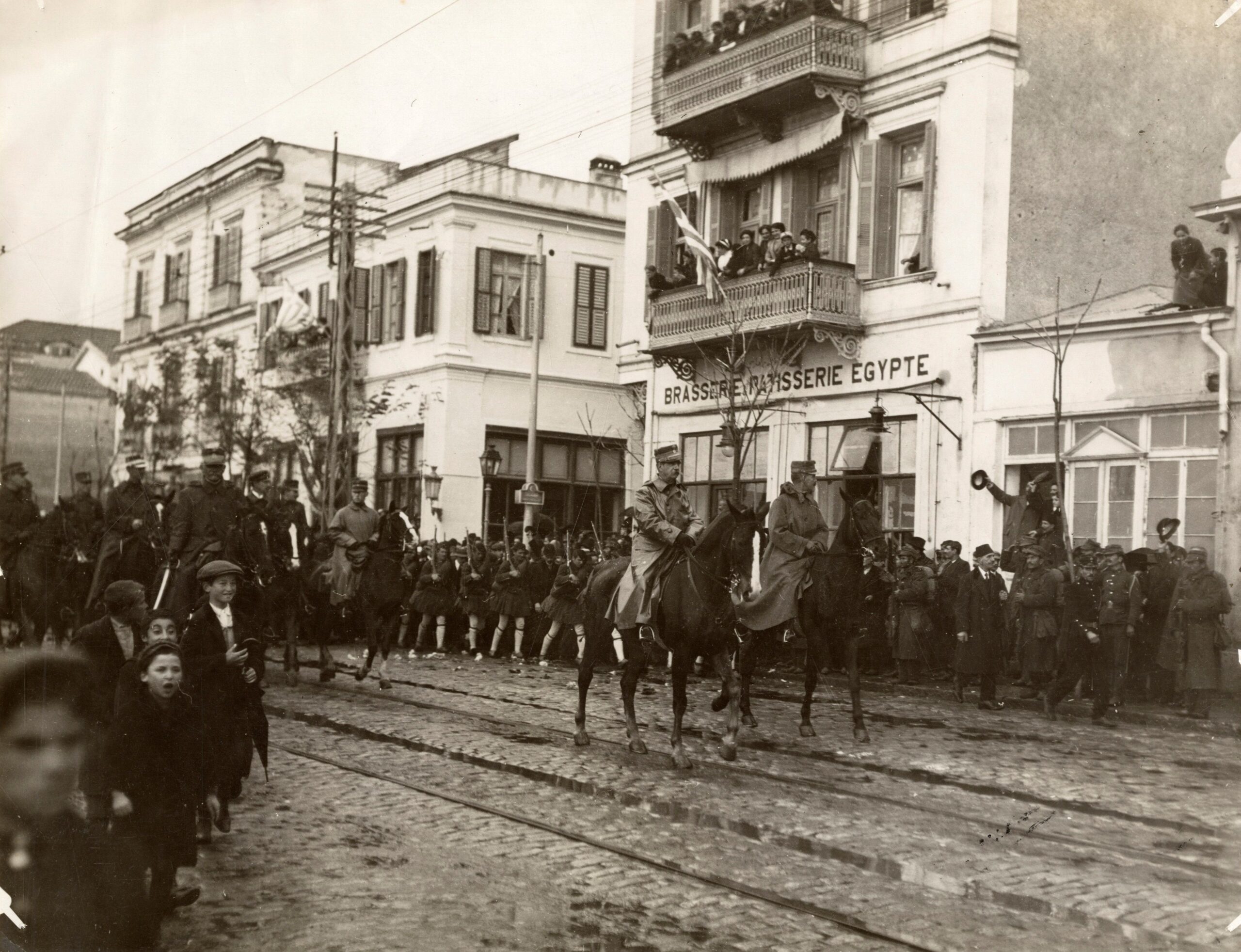 Σαν σήμερα 27 Οκτωβρίου: Η απελευθέρωση της Θεσσαλονίκης, η κρίση που απείλησε τον κόσμο με πυρηνικό πόλεμο και τα γεγονότα που έγραψαν ιστορία Internationale geschiedenis Eerste Balkanoorlog SFA022816365 scaled