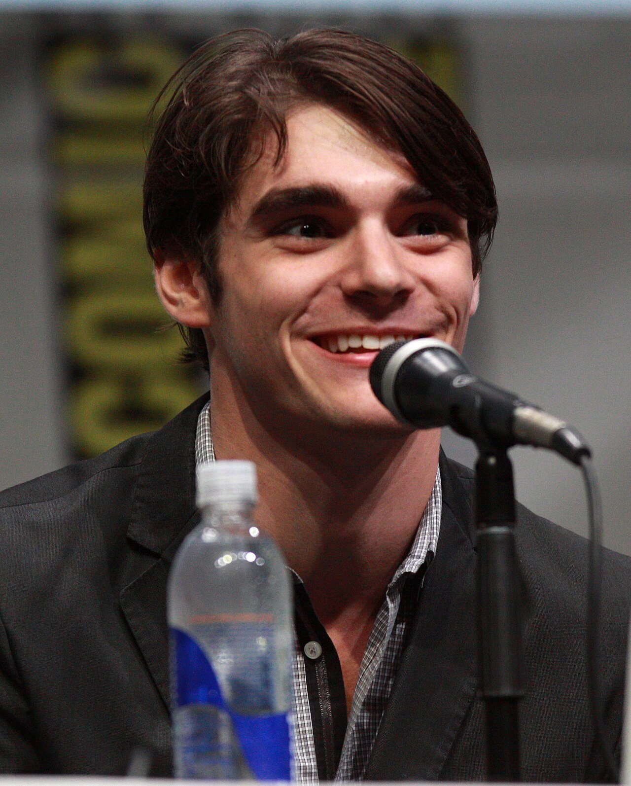 Πέθανε ο RJ Mitte, ο Walter White Jr. του «Breaking Bad», στα 34 Ο ηθοποιός RJ Mitte στο Comic-Con του Σαν Ντιέγκο το 2013