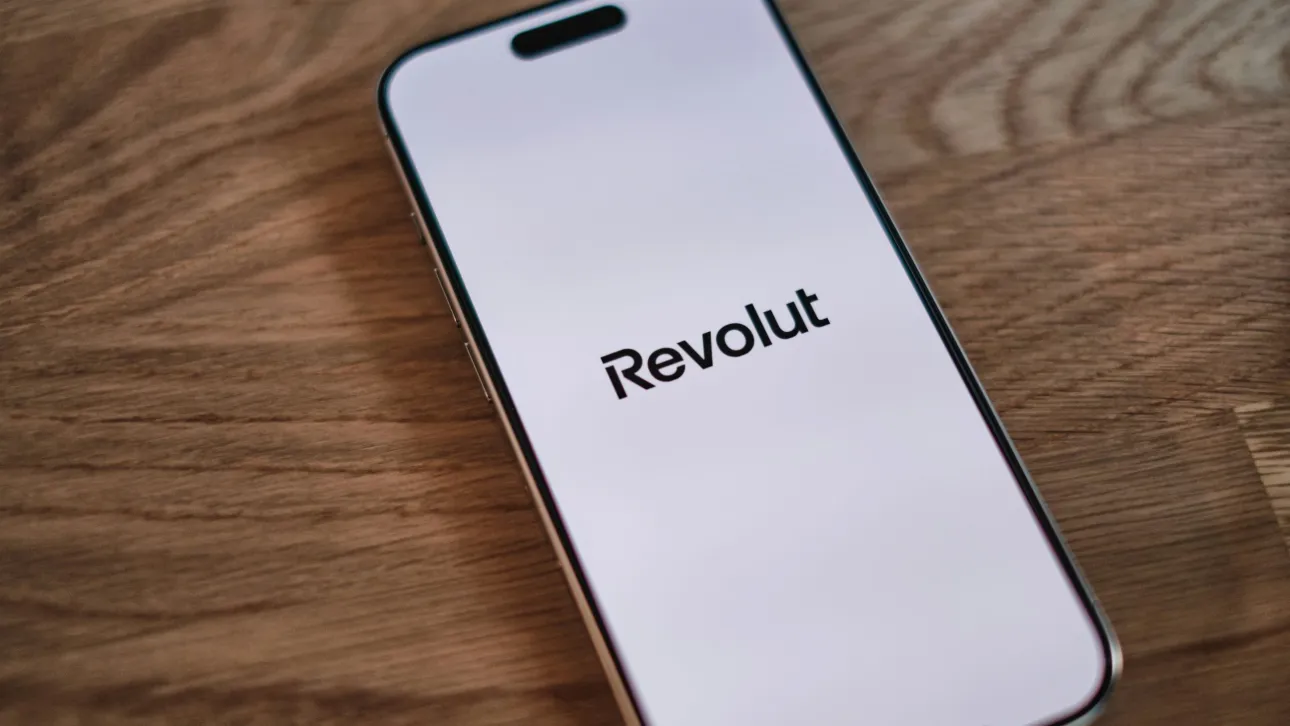 Revolut: Αδυναμία σύνδεσης — Τι αναφέρει η εταιρεία