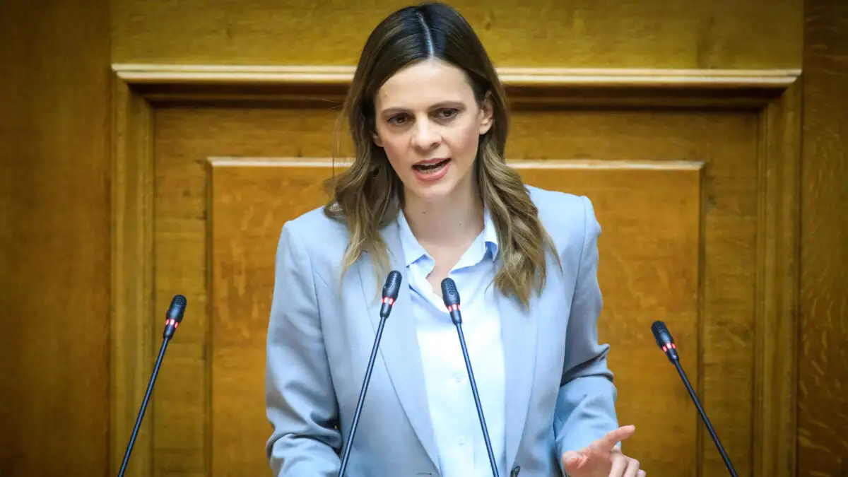 Νέα Αριστερά κατά Αχτσιόγλου: Τα ερωτήματα που πυροδότησαν την πολιτική κόντρα